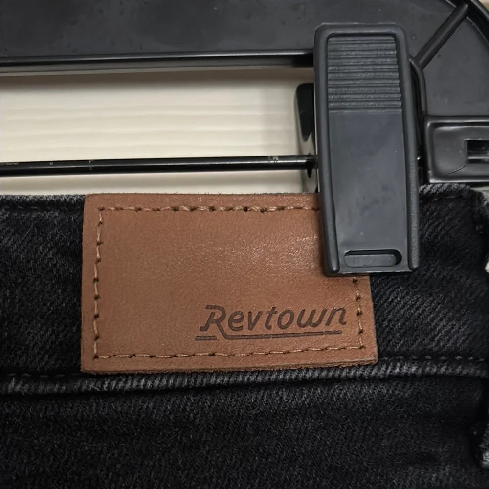 Revtown these black